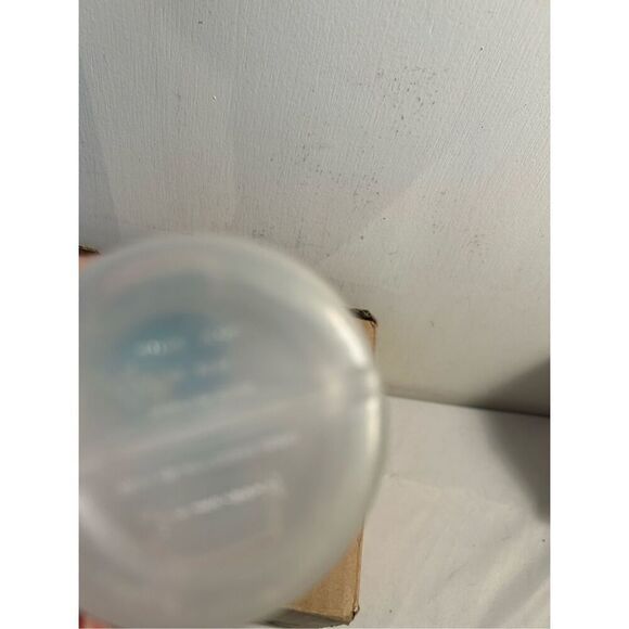 COPY - Rubbermaid bottle 20 oz turquoise flip top - Picture 2 of 3